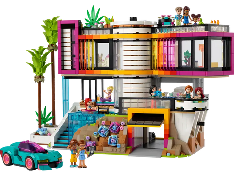 Andrea's Modern Mansion